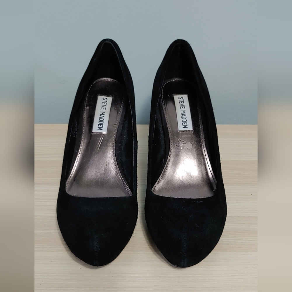 Steve Madden Pinelope Suede Pumps        Size 7.5M